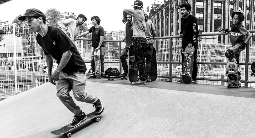 grupo de skaters